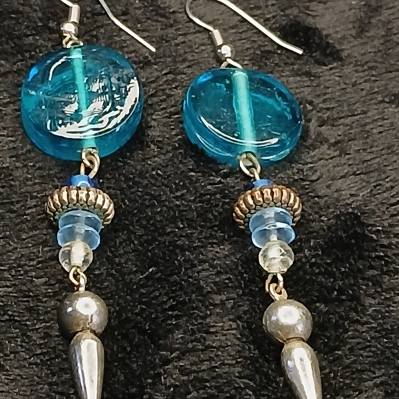 5$ Vintage Handmade Artist Elegant Blue and Silver Dangle Earrings Glass - Picture 6 of 6